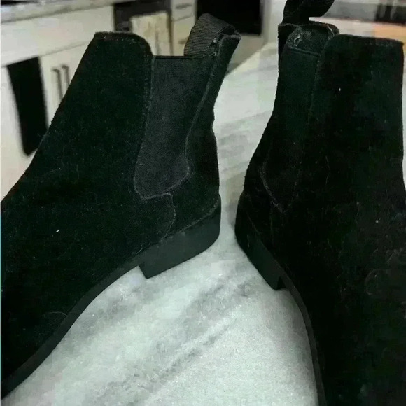 Black Chelsea Boots Men Flock Slip-On Business Men Short
Boots Size 39 - Picture 8 of 9